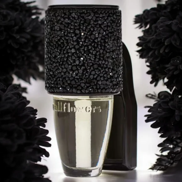 Bath and Body Works, Black Sparkle Scent Control Wallflowers Fragrance Plug - Picture 2 of 3
